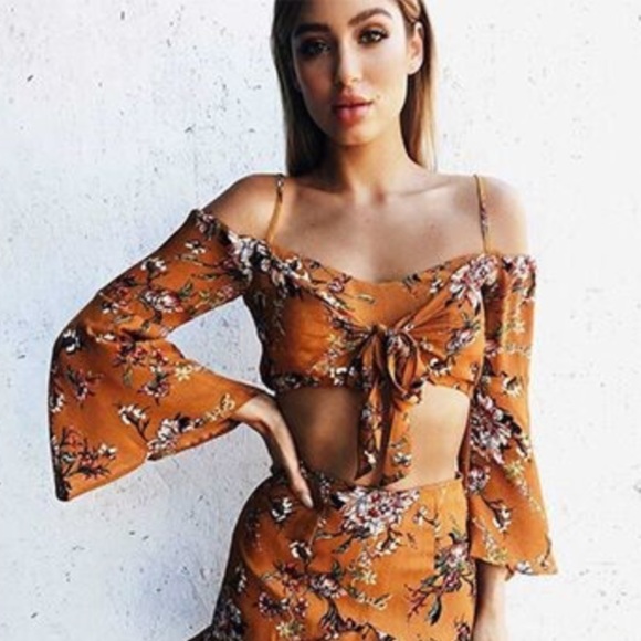 NEW Crop Top Mini Skirt Summer Outfit Large - Picture 2 of 6